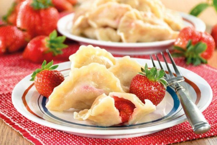 Strawberry Vareniki with Starch