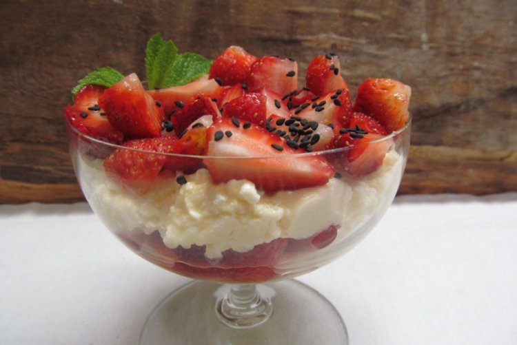 Ensalada de requesón y fresas
