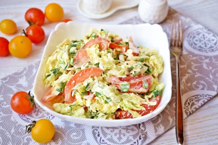 Young Cabbage Salad with Tomatoes and Cheese