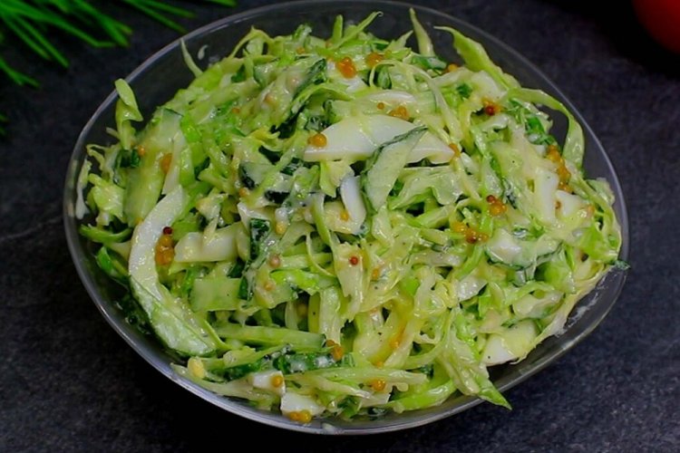 Young Cabbage Salad with Eggs
