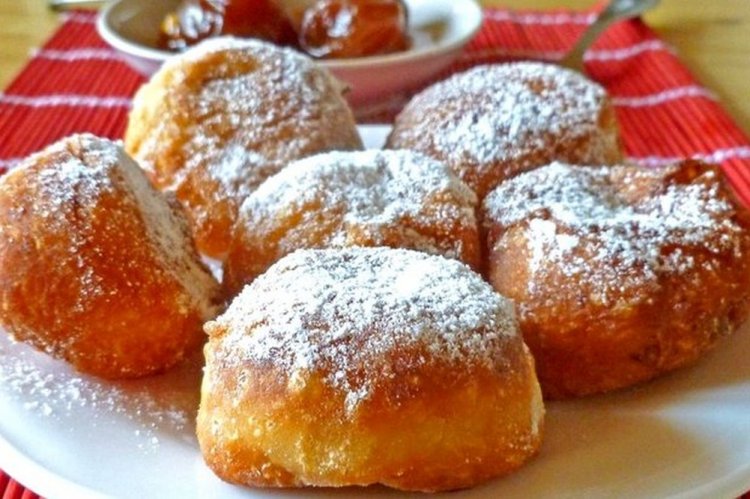 Cottage Cheese Doughnuts with Apples