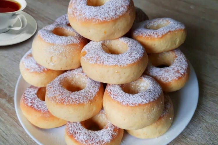 Baked Cottage Cheese Doughnuts with Sour Cream