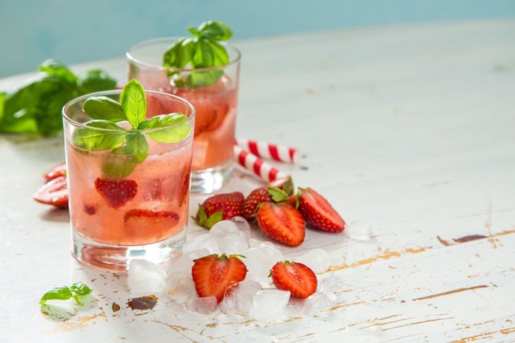 Basil and Strawberry Lemonade