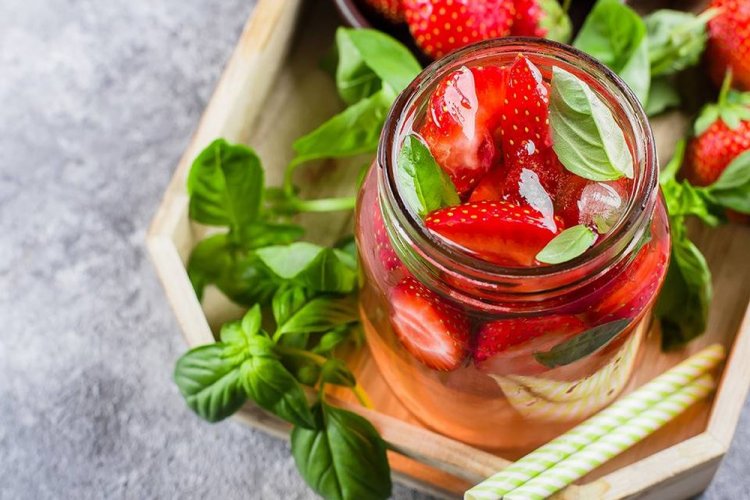 Strawberry Basil Lemonade with Water