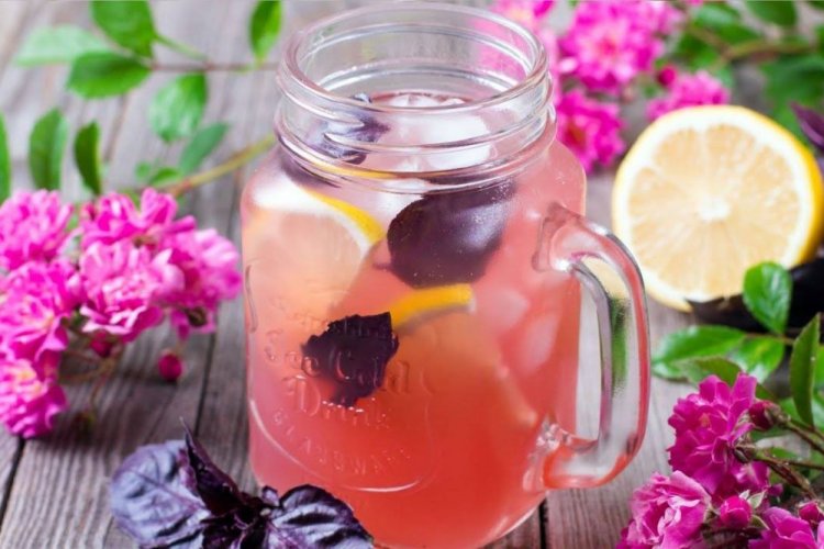 Quick Basil and Tonic Lemonade