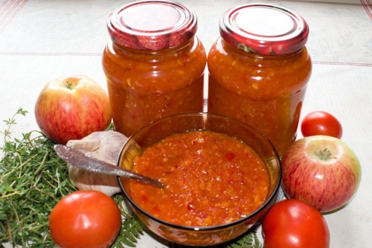 Raw Adjika with Apples