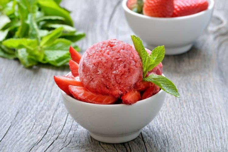 Sorbete de fresa con menta