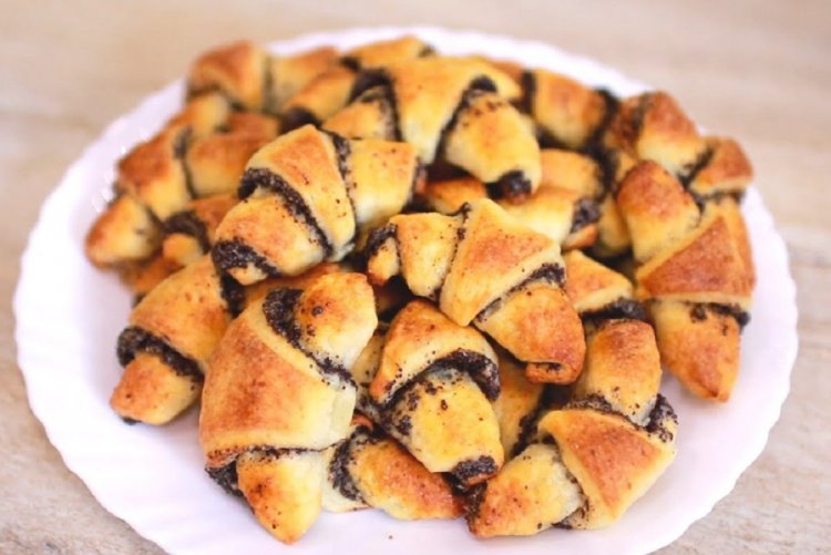 Croissants de requesón con semillas de amapola