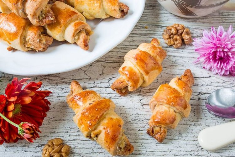 Croissants de requesón con nueces