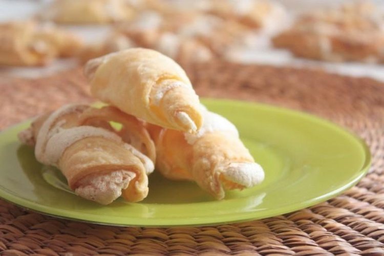 Croissants de requesón con merengue