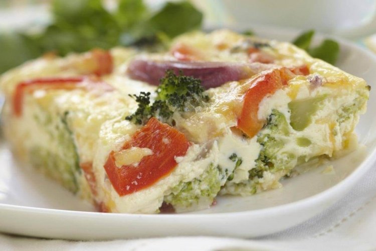 Egg White Omelet with Vegetables in a Pan