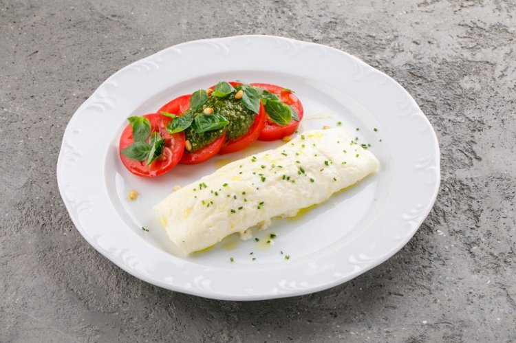 Egg White Omelet with Sour Cream