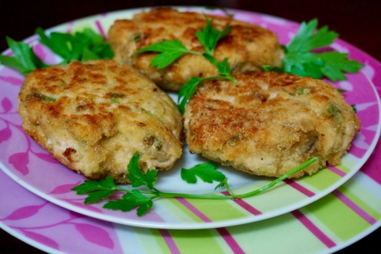 Albóndigas de pollo con calabacín y champiñones