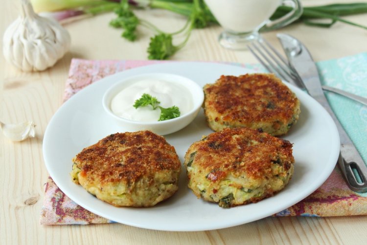 Albóndigas de pollo con calabacín y copos de avena