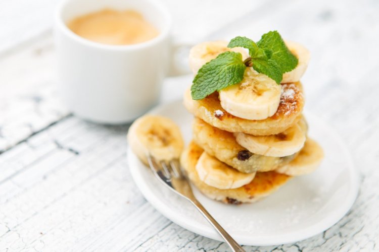 Banana and Raisin Syrniki