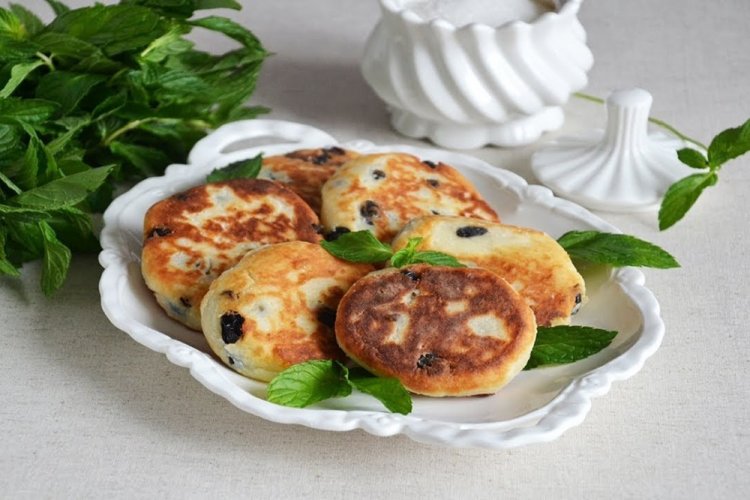 Syrniki with Raisins, No Flour