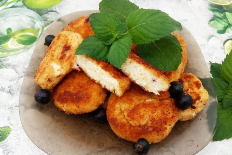 Syrniki Without Flour, Breaded