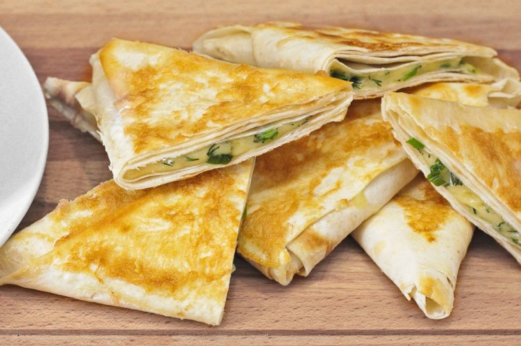 Lavash Triangles with Cottage Cheese, Cheese, and Herbs