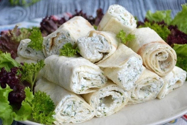 Lavash Rolls with Cottage Cheese and Garlic