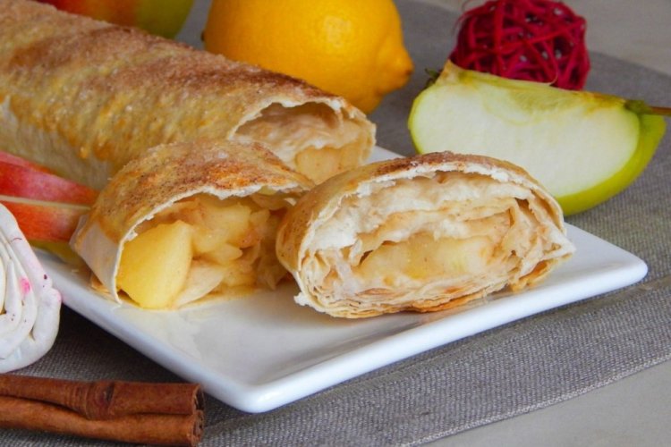 Lavash Strudel with Cottage Cheese and Apple