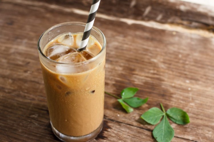 Iced latte con leche de plátano