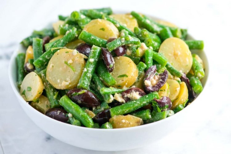 Ensalada de patatas y judías verdes para pescado