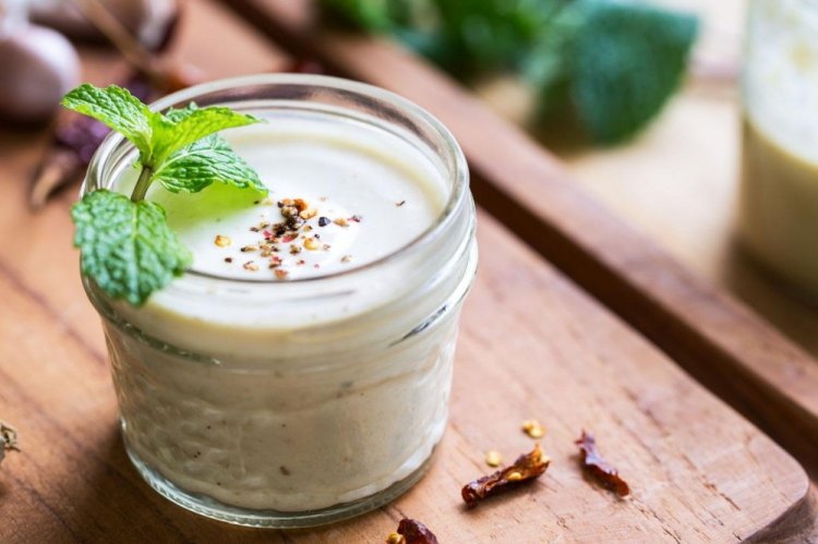 Aderezo picante de yogur para ensalada de col