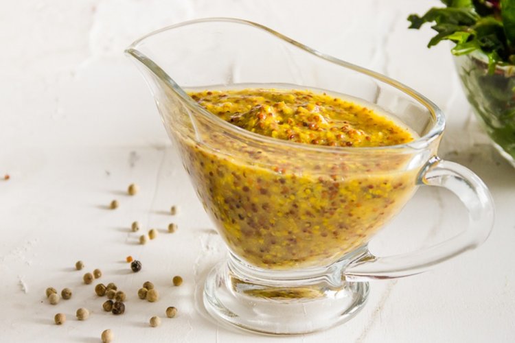 Aderezo de miel y mostaza para ensalada de col