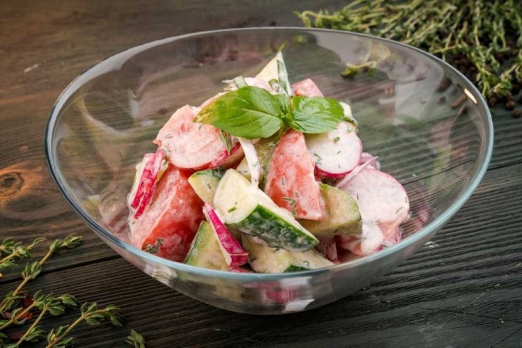 Vegetable Salad with Yogurt for Pilaf