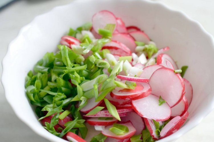 Radish Salad with Herbs