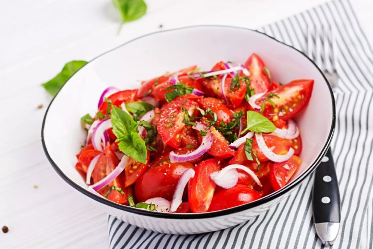 Tomato and Basil Salad