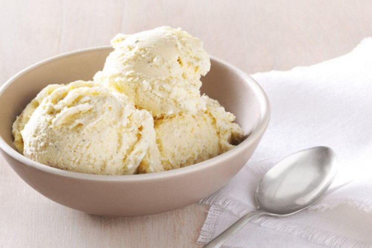 Quick Ice Cream with Cream and Condensed Milk