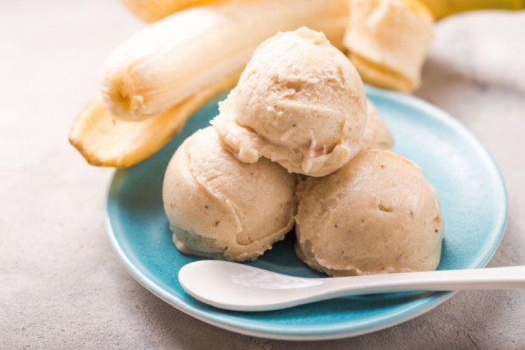 Banana Ice Cream with Cream and Condensed Milk