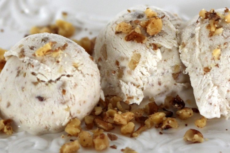Ice Cream with Cream and Condensed Milk with Nuts