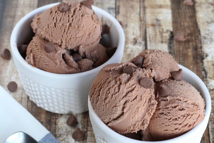 Ice Cream with Cream and Condensed Milk with Cocoa