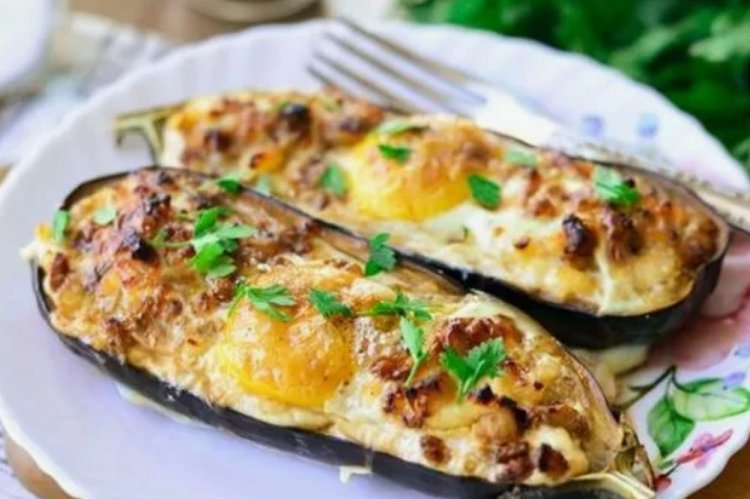 Eggplant Boats with Cottage Cheese and Egg