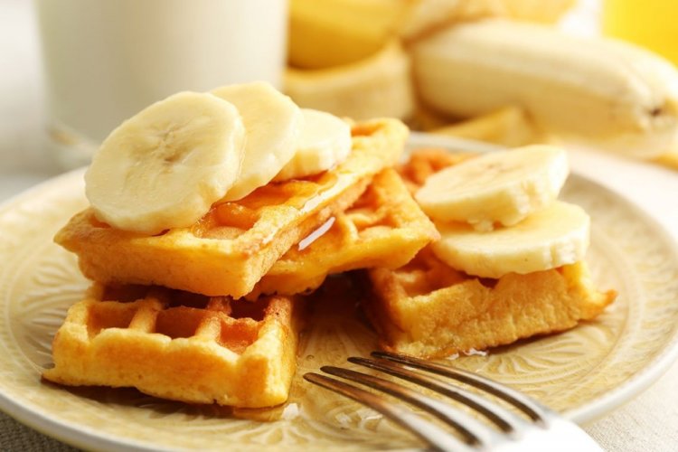 Banana Waffles with Cottage Cheese