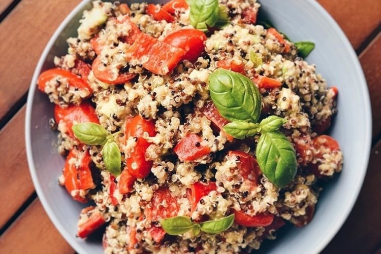 Quinoa con tomates cherry
