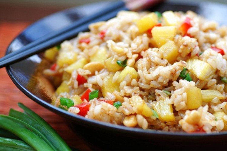 Arroz con maíz y piña