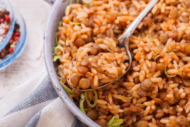 Lentejas con arroz en tomate