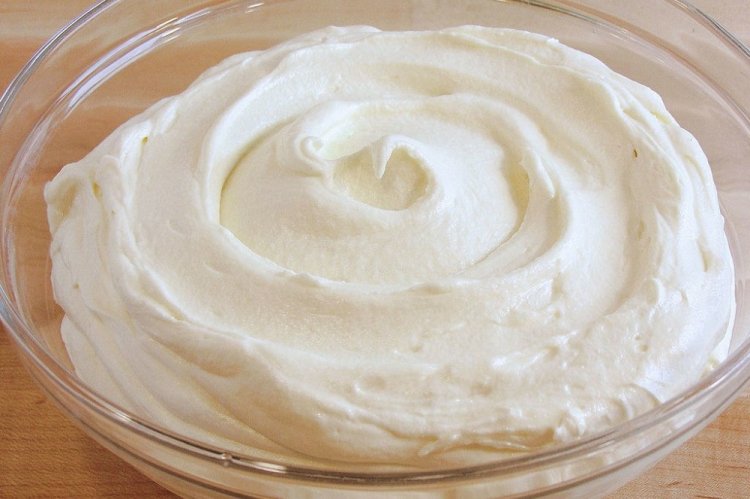 Ricotta and Condensed Milk Cream for Cake