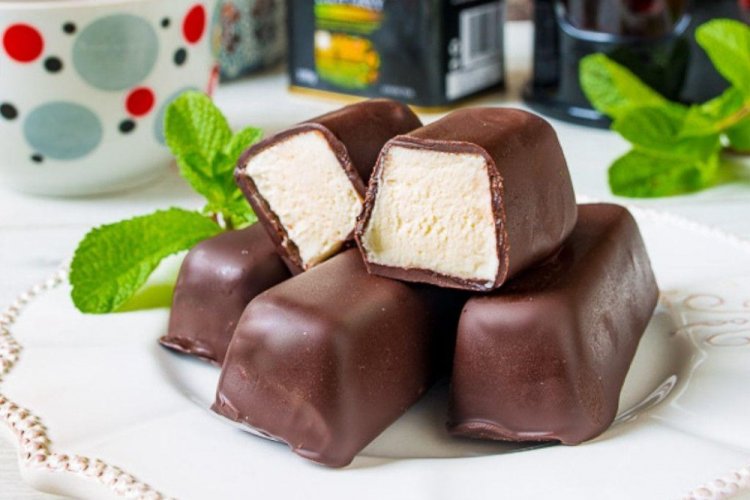 Curd Cheese Bars in Chocolate Glaze