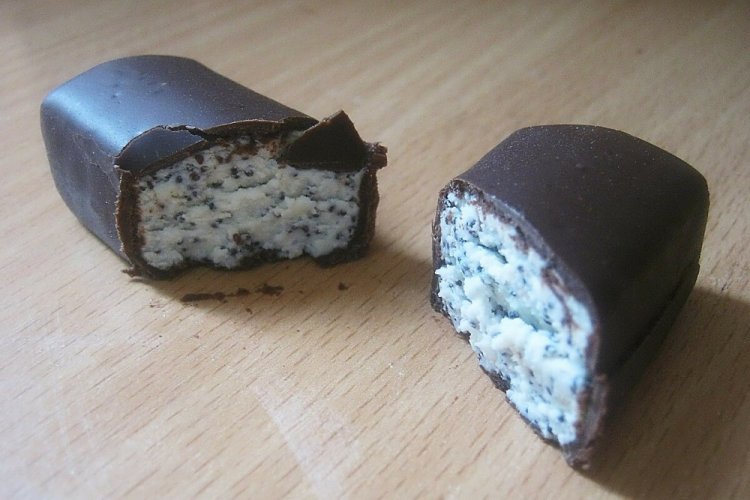 Curd Cheese Bars with Poppy Seeds
