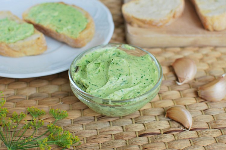 10 Easy Garlic Scape Butter Recipes