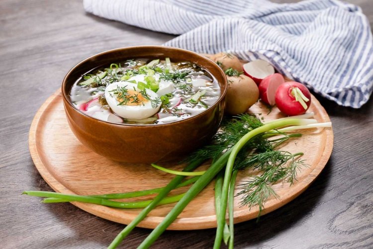 Kholodnik with Sorrel and Radishes