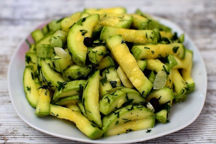 Lightly Salted Zucchini with Dill and Garlic in a Bag