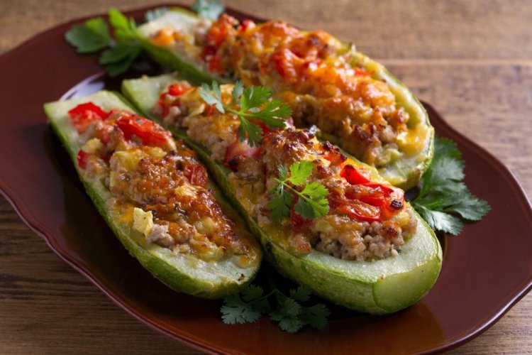 Stuffed Zucchini with Turkey and Vegetables