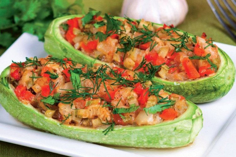 Stuffed Zucchini with Bell Pepper