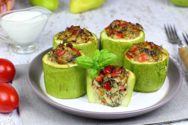 Stuffed Zucchini with Tomatoes and Mushrooms