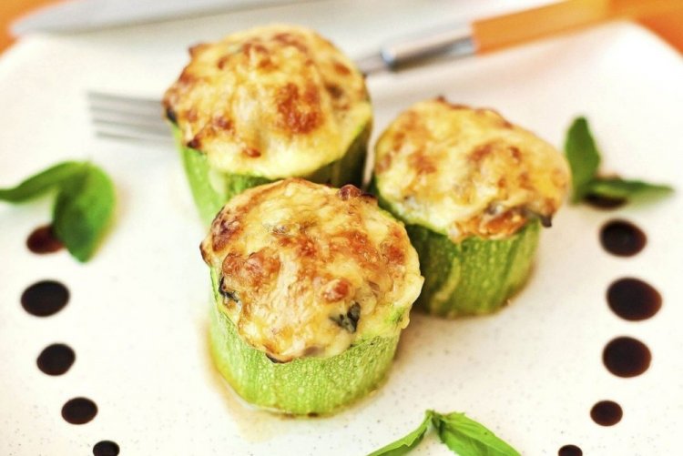 Stuffed Zucchini with Boiled Chicken and Processed Cheese